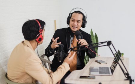 การออกแบบ AI ChatGPT Prompts พัฒนาแบบธุรกิจผลิต Podcast: กลยุทธ์ลูกค้า, ราคา, และบริการเสริม