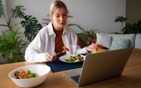 แนวทางการเขียน AI ChatGPT Prompts การสร้างแบบธุรกิจแผนอาหารและคำปรึกษาโภชนาการบนโลกออนไลน์