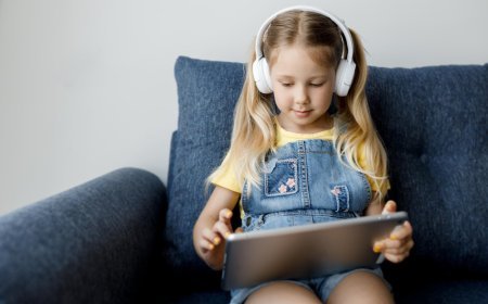 เรียนรู้ AI ChatGPT Prompts สร้างผลิตภัณฑ์เรียนรู้ภาษาสำหรับเด็ก: อุปกรณ์พกพาอิเล็กทรอนิกส์