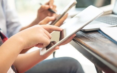 การออกแบบ AI ChatGPT Prompts สร้างคู่มือทำ Content Marketing: แผ่นพับหรือ ebook เนื้อหาที่น่าสนใจสำหรับ product/service สู่ความสำเร็จ