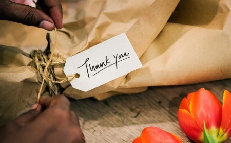 เขียนคำสั่ง AI ChatGPT Prompts จดหมายขอบคุณเพื่อแสดงความขอบคุณต่อลูกค้าประจำที่เลือกสินค้าและบริการของเราอย่างต่อเนื่อง