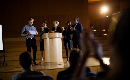 วิธีการเขียน AI ChatGPT Prompts สร้างประกาศเผยแพร่รางวัลและการยอมรับของบริษัทเราในฐานะผู้นำในอุตสาหกรรม