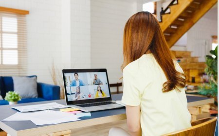 สร้างกราฟิกสื่อสังคมเพื่อสนับสนุนความยืดหยุ่นในที่ทำงานและตัวเลือกการทำงานระยะไกลของบริษัท