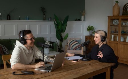 เรียนรู้ AI ChatGPT Prompts สร้างคำถามสำหรับ Podcast: อนาคตของอุตสาหกรรม [insert industry]