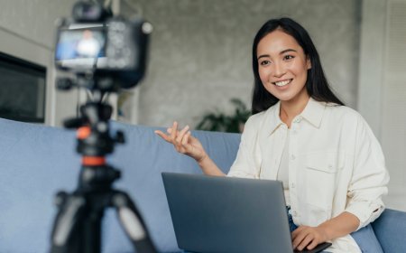 การใช้ AI ChatGPT Prompts เขียนสคริปต์สำหรับซีรีส์วิดีโอที่มีคำรับรองจากลูกค้า โดยแต่ละบทเน้นเรื่องราวความสำเร็จที่ไม่เหมือนใคร