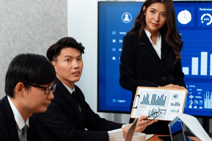 การใช้ AI ChatGPT Prompts การวิเคราะห์ Core Competencies และความสามารถใน BMC: ผลกระทบต่อความได้เปรียบและตำแหน่งทางตลาด