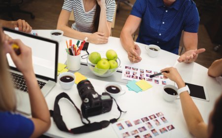 ตัวอย่าง AI ChatGPT Prompts เสนอแบ่งปันเบื้องหลังการสร้างสินค้าและบริการบนเฟซบุ๊ก