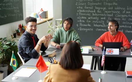 เขียนคำสั่ง AI ChatGPT Prompts วิธีทำกำไรจากเว็บไซต์เรียนภาษา: คอร์สเรียนแบบพรีเมียมและพันธมิตร