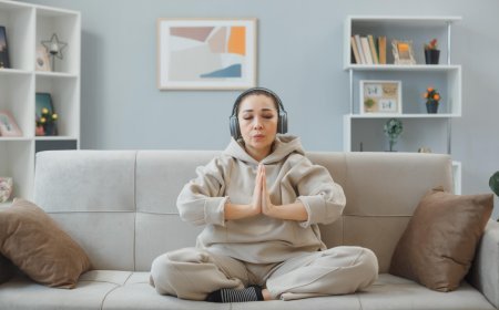 การสร้าง AI ChatGPT Prompts  กลยุทธ์การสร้างรายได้และการผลิตเนื้อหาพอดแคสต์เพื่อสุขภาพจิตและการดูแลตัวเอง